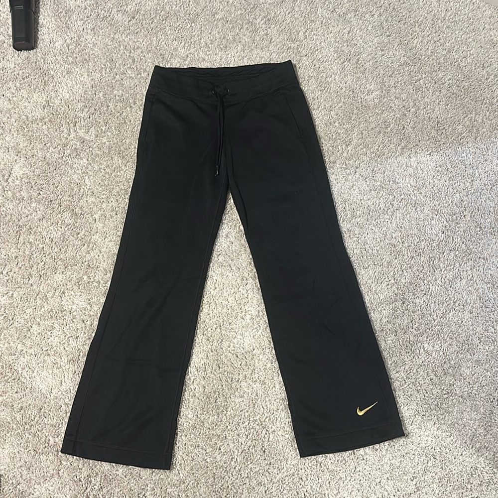 Nike sweatpants medium but runs small